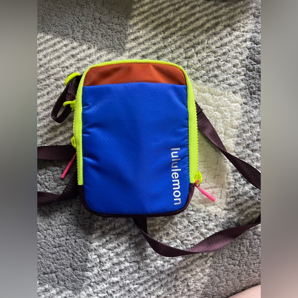 Lululemon Easy Access Crossbody